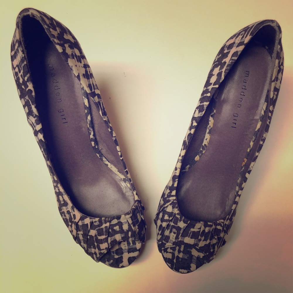 Peep toe heels. Excellent condition!